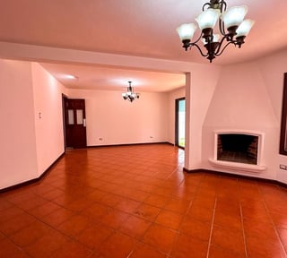 Casa en Renta de 3 dormitrorios en Santa Catarina Pinula