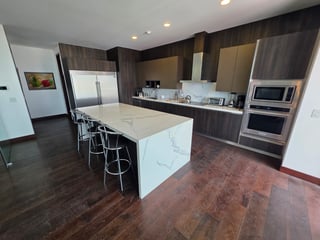 Lujoso apartamento con habitación de servicio en zona 14 Ref-5845  - 4