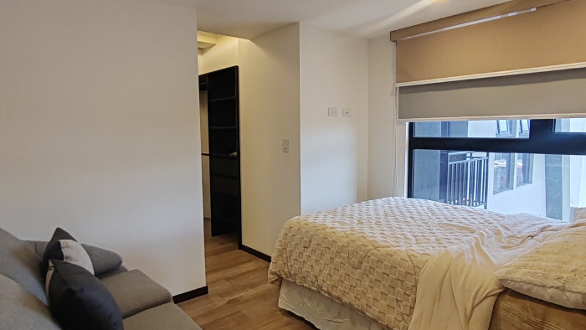 Apartamento Amueblado en Renta en Zona 11 Altaire - Miniatura 11