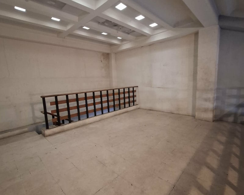 Local en Renta con 96m2 con Mezanine en Zona 10