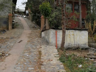 VENTA CASA CON TERRENO DE 4,268 VRS EN LAS TAPIAS ZONA 18 - 3