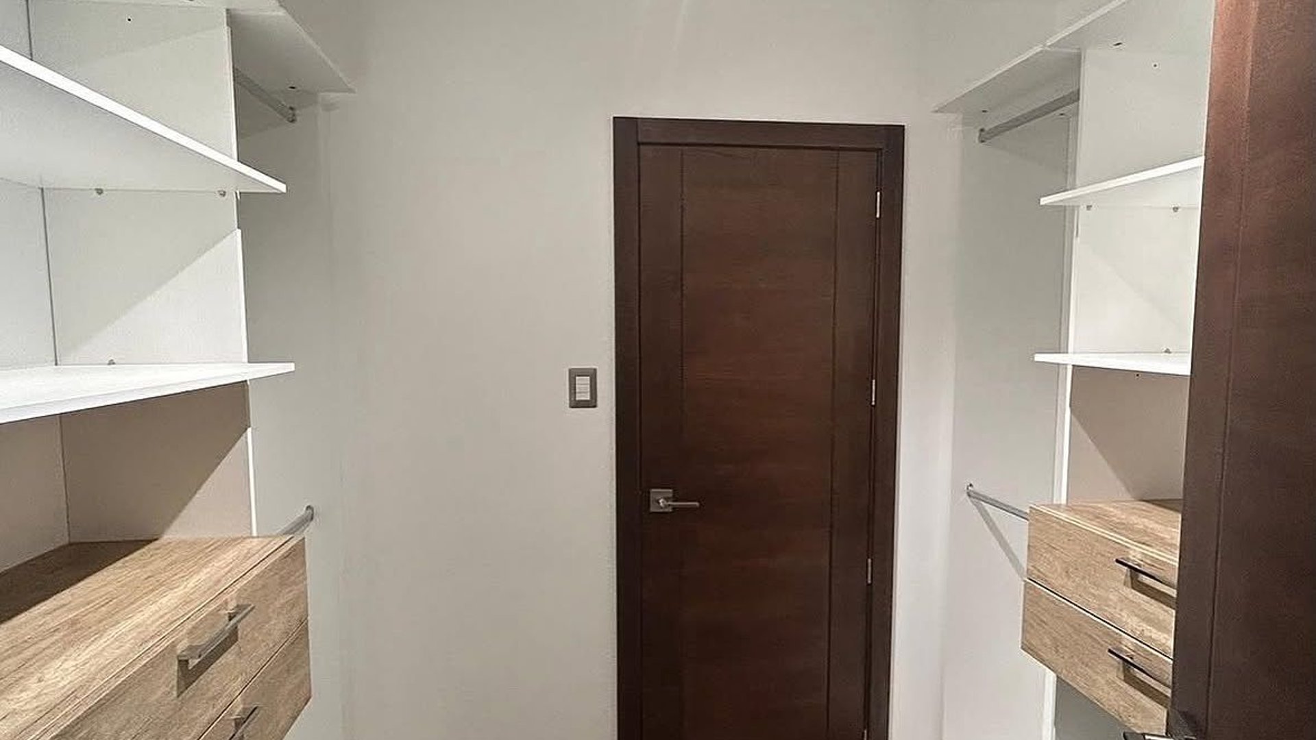 Apartamento en Venta y/o Alquiler | Edificio Trento Diez | Zona 10 - Miniatura 3