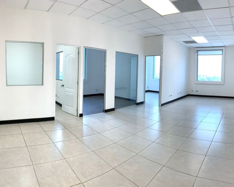Oficina en renta, Zona Pradera z.10