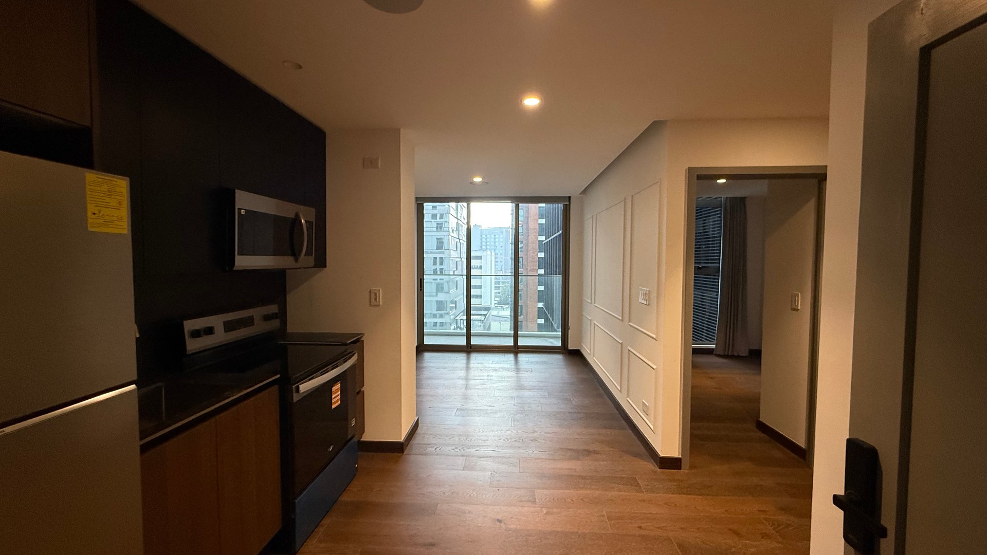 Apartamento de 1 habitación nuevo en renta en zona 10.