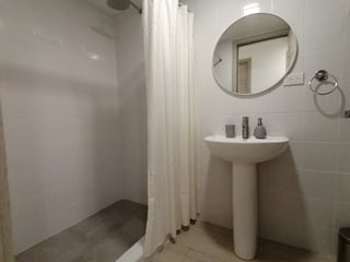 Apartamento en Venta Zona 12 por Plaza Madero - Image 14