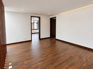 CASA EN VENTA  📍 Exclusivo Condominio Molié, Zona 10 - 5