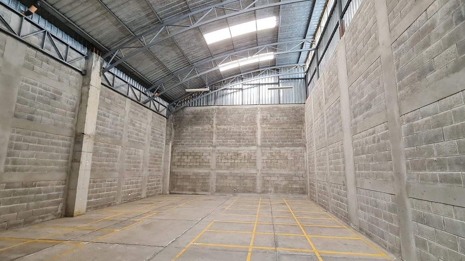 Ofibodega en renta – El Naranjo, Zona Industrial - Miniatura 2