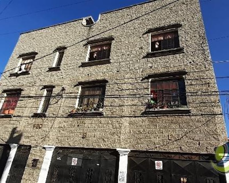 Edificio en Venta con 4 Apartamentos en Villa Nueva