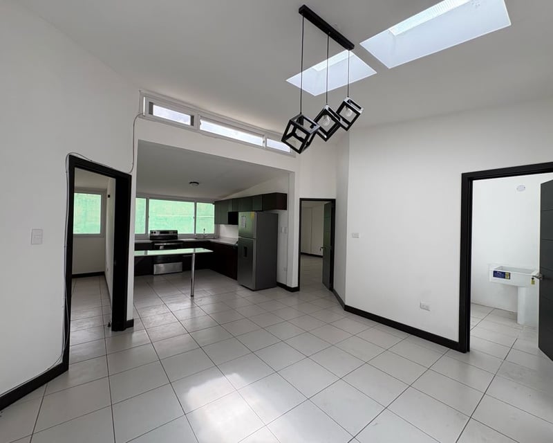 Apartamento de 2 habs con terraza en alquiler Col El Maestro zona 15
