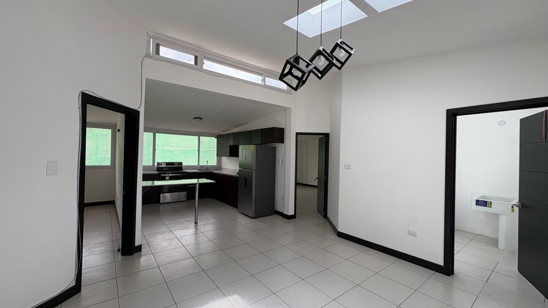 Apartamento de 2 habs con terraza en alquiler Col El Maestro zona 15