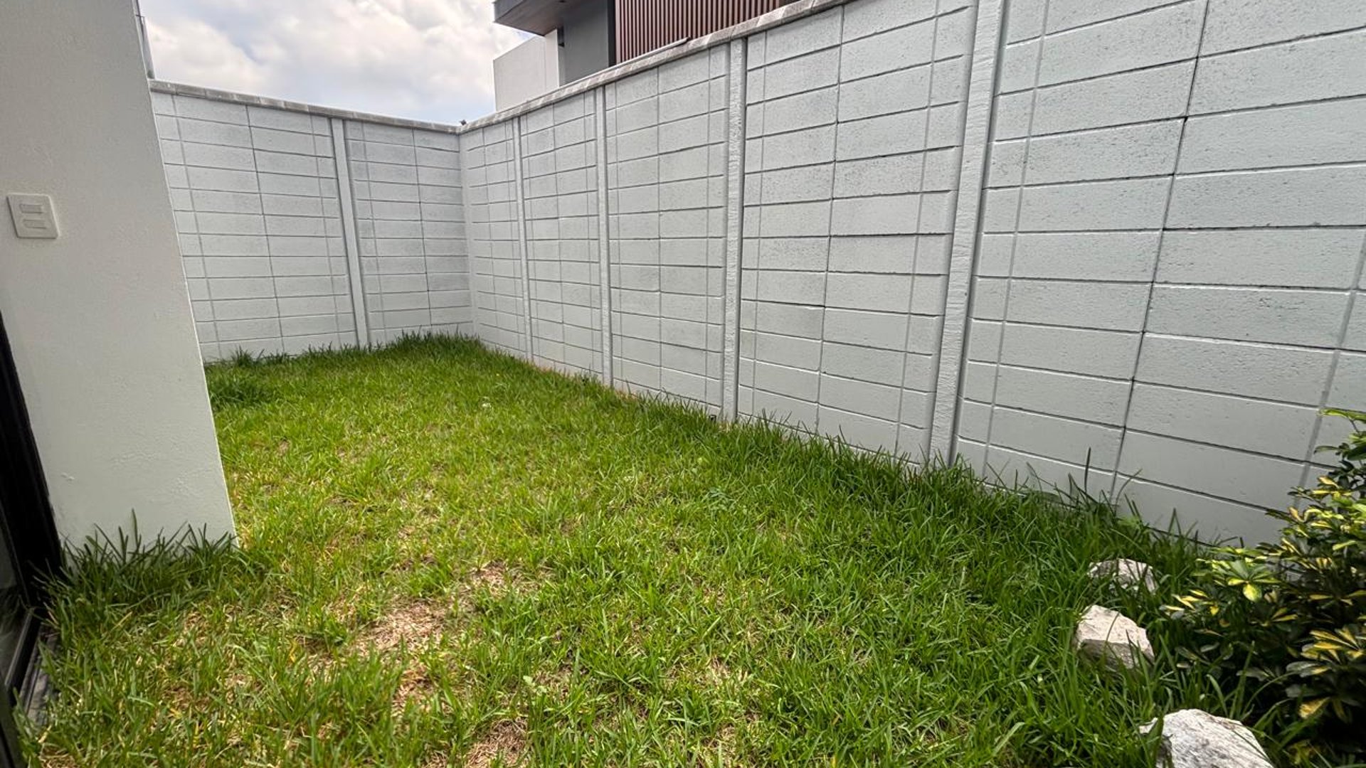 Townhouse en Alquiler Condominio Molie, zona 10 - Miniatura 5