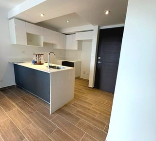 Apartamento en venta con linea blanca de 2 habitaciones en Z7 Ref-5472
