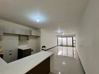 Hacienda Real, Zona 16. Casa en Venta - 3