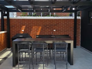 Lindo Apartamento alquilo a estrenar en zona 10 con jardín - Image 5