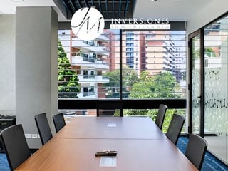 Oficina En Renta de 294 m² en zona 10 - 3