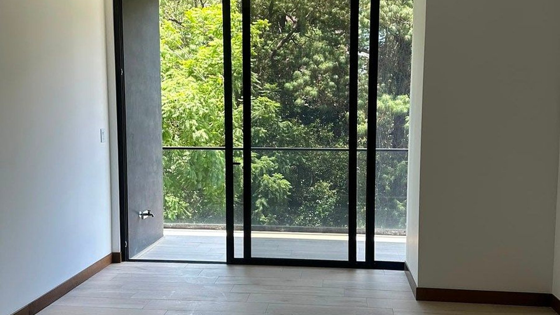 Apartamento en Alquiler Edificio Ferré Diez, zona 10