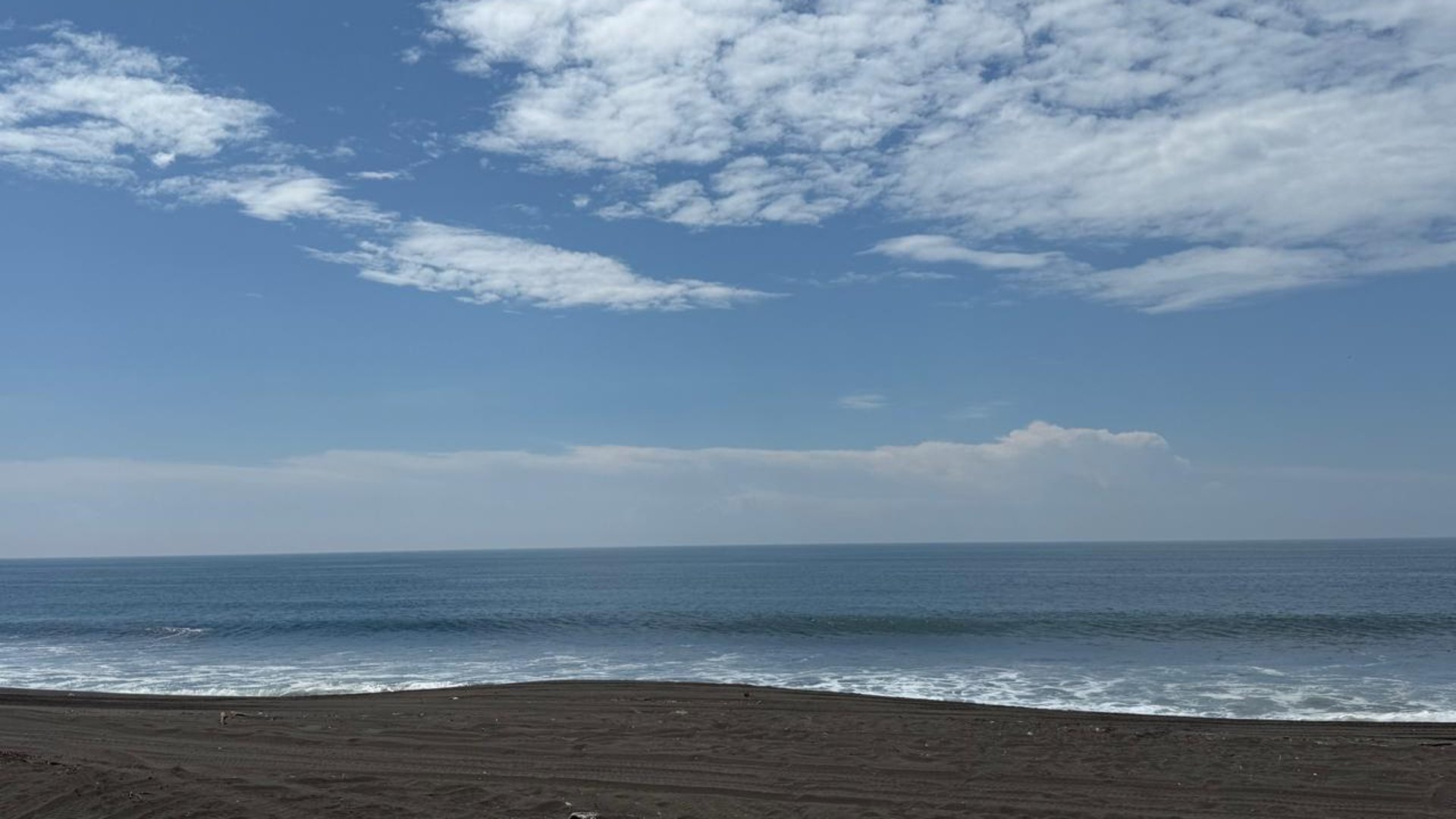 TERRENOS EN VENTA EN CONDOMINIO PALMERAS DE MONTERRICO KM. 13.5 - Miniatura 2
