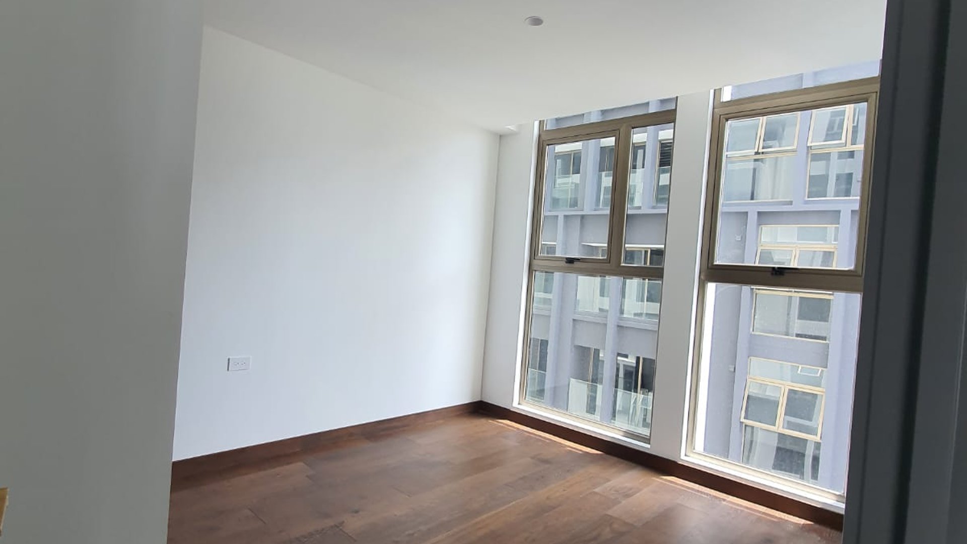 Apartamento en Venta, Zona 10 (V10077) - Miniatura 3