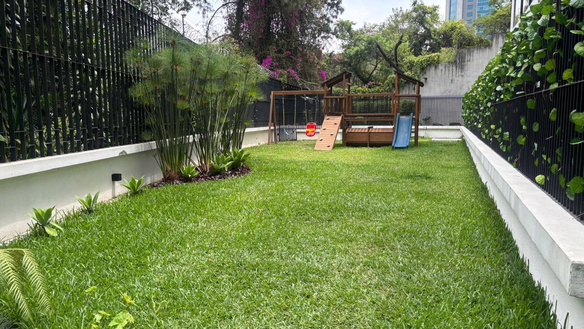 Apartamento en Alquiler / Venta Edificio Azores zona 15 VH2 - Miniatura 27