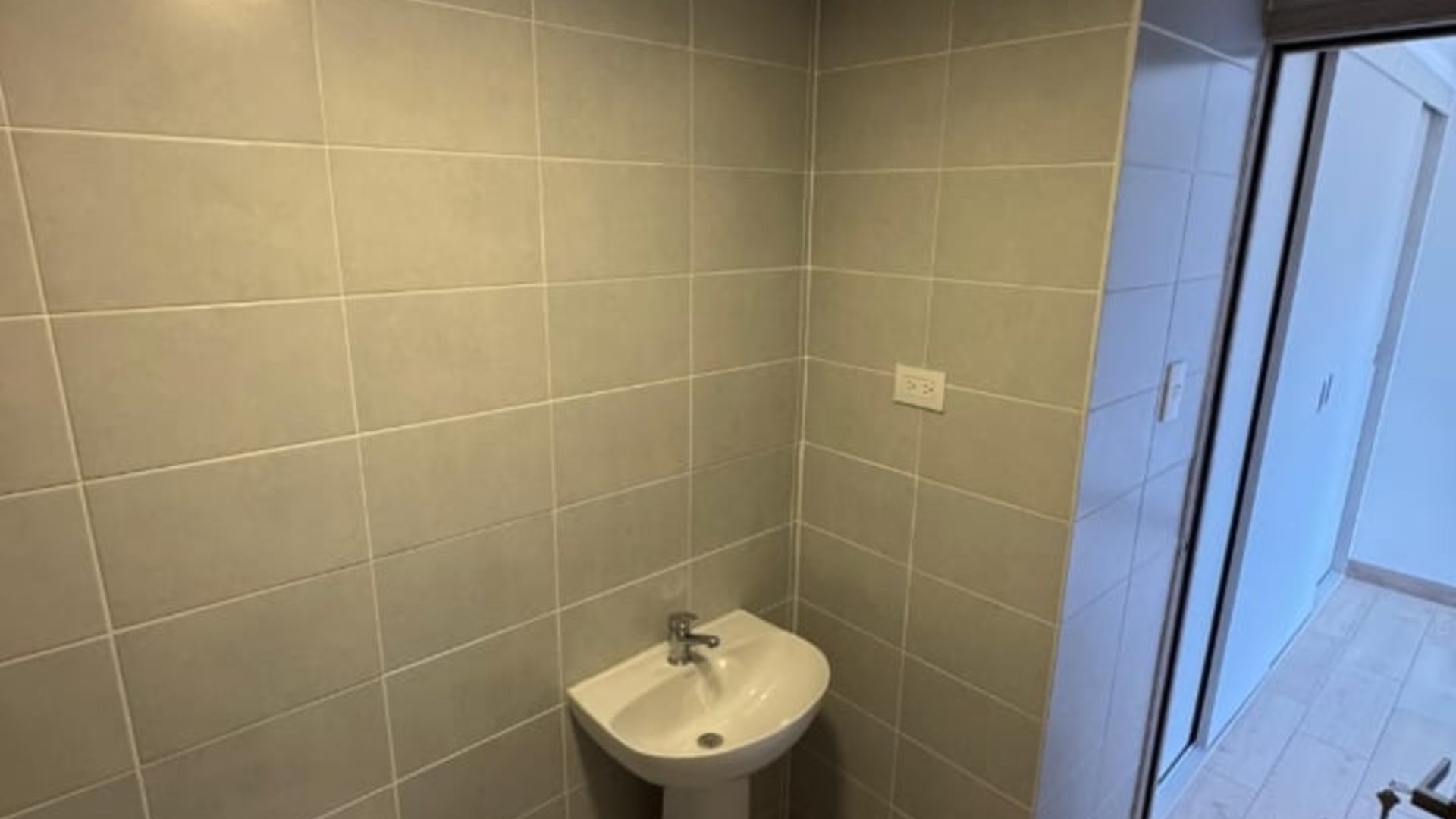 RENTA APARTAMENTO EDIFICIO ARMONÍA ZONA 12 - Miniatura 4