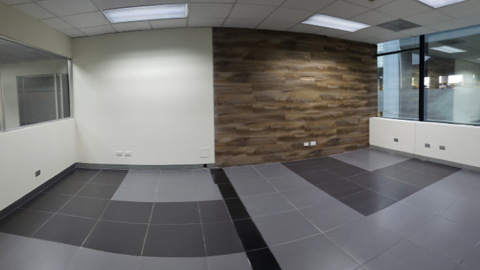 Oficina Comercial en Europlaza Z.14 en Venta o Alquiler - Image 1