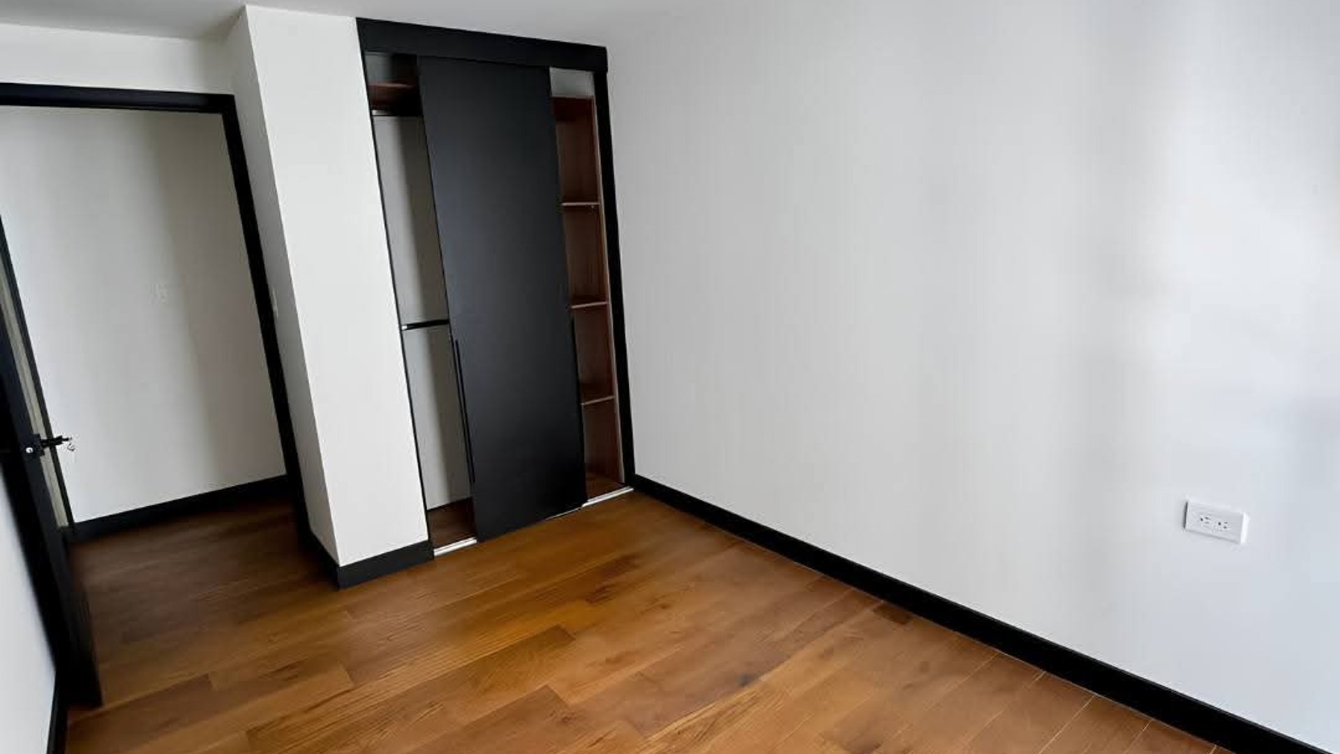 Rento Apartamento  con excelente ubicación en Villa Mariscal, Zona 11 - Miniatura 4