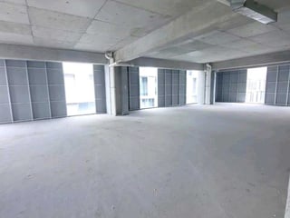OFICINA EN ALQUILER📍 Edificio AVIA, Zona 10 Posiciona tu negocio - Image 2