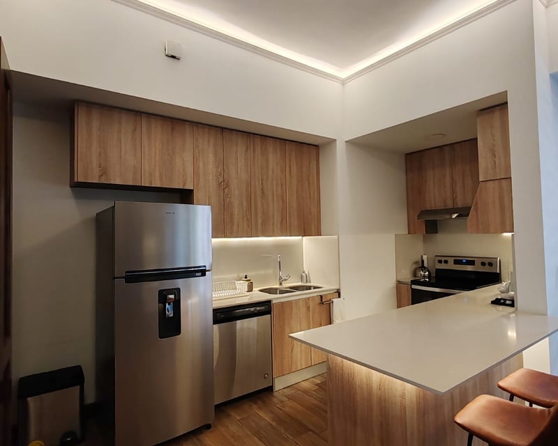 Apartamento Amueblado en Renta en Edificio Salvattore Zona 10