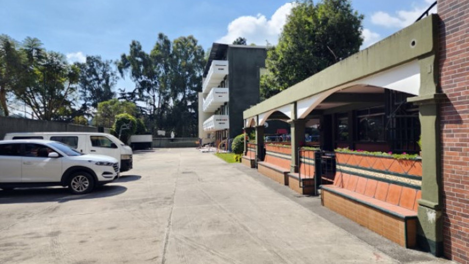 Edificio y Dos Terrenos en Renta, sobre Interamericana - Miniatura 5
