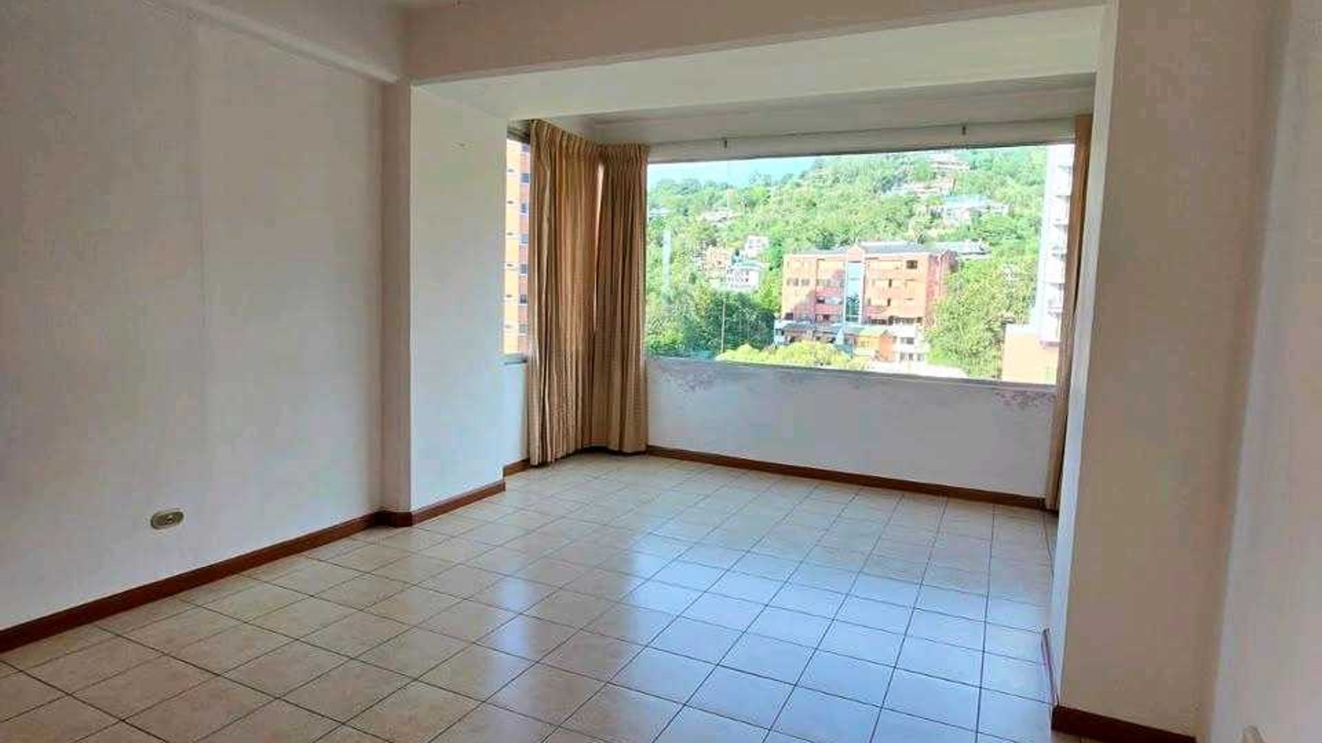 APARTAMENTO EN ALQUILER ???? Edificio Convista, Zona 15, San Lázaro - Miniatura 6