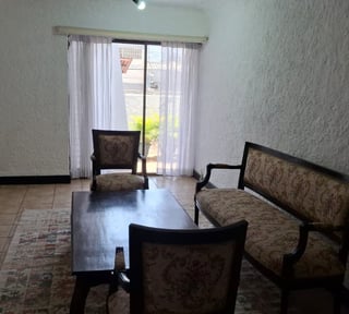 Apartamento semi-amueblado en Renta zona 10
