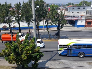 Local Comercial ubicado sobre la  Calzada San Juan Z 7 - 2
