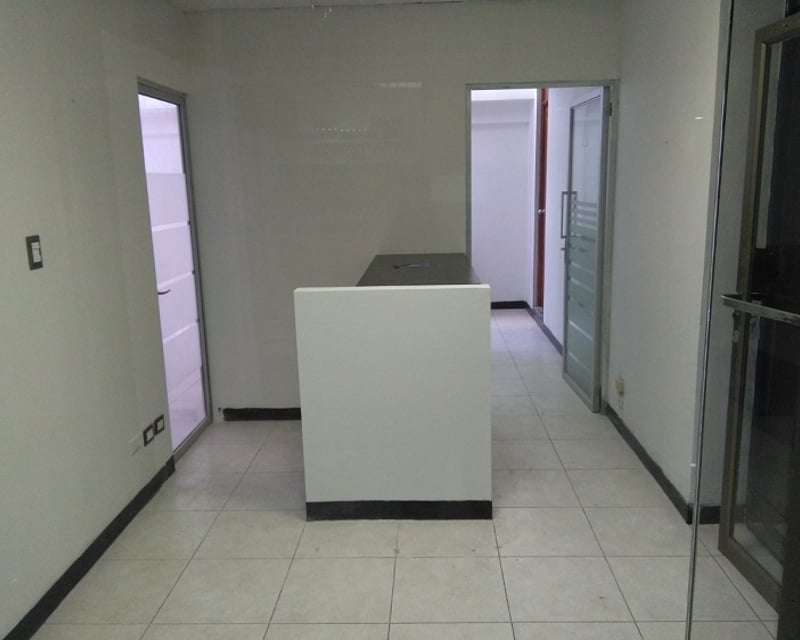 ALQUILER OFICINA O LOCAL ZONA 9 AVENIDA DE LA REFORMA