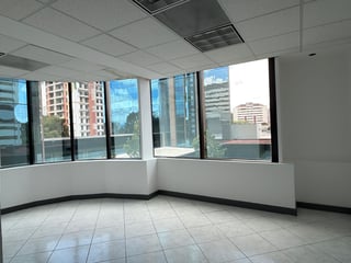 Oficina en Alquiler / Venta Edificio Europlaza, zona 14 - 5