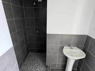 Apartamento en Renta Edificio Berlindo Zona 1 de Mixco - Image 7