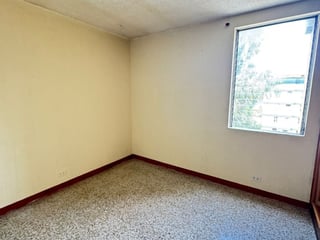 APARTAMENTO EN RENTA EN  LA AV PETAPA Z. 12 - 2