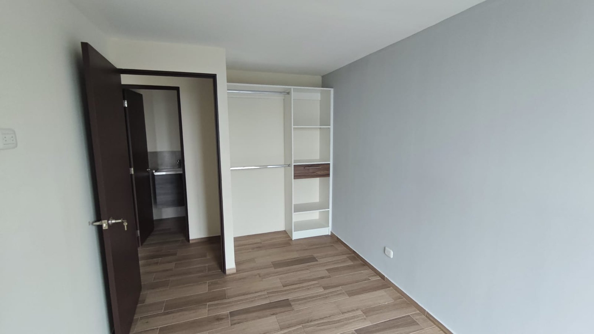Apartamento Torre Zentia Zona 2 de Mixco a pocos metros de la Roosevelt
