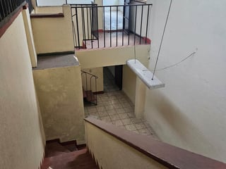 CASA CON GIRO COMERCIAL EN RENTA ZONA 9 - 4