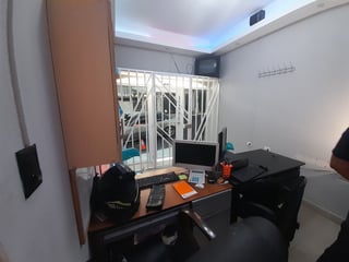 Casa Grande en venta adentro de garita en Prados de V.H - 4