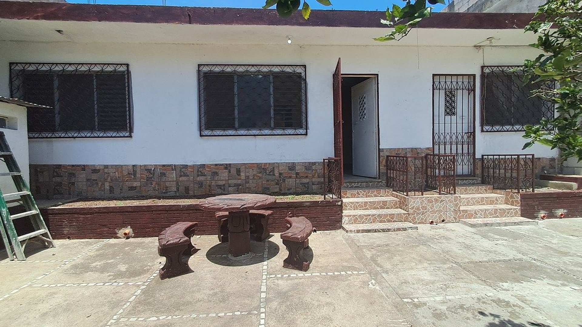 Casa en ALQUILER zona 6 - Image 1