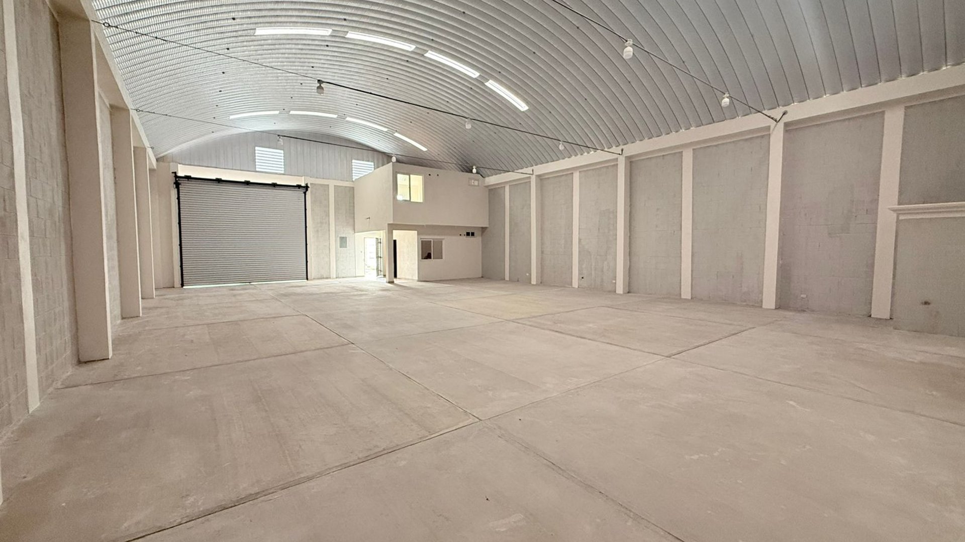 ???? BODEGA EN RENTA – 325 m² + OFICINA Y APARTAMENTO | JALAPA   - Image 1