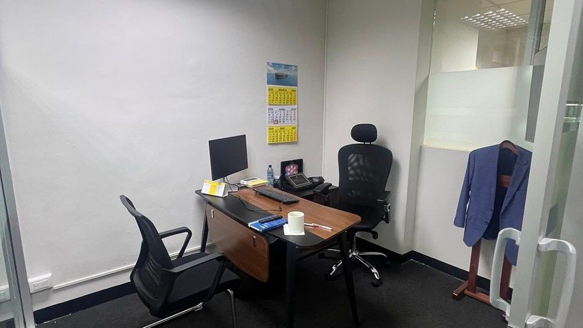 Oficina en venta, Zona 10 - Miniatura 4