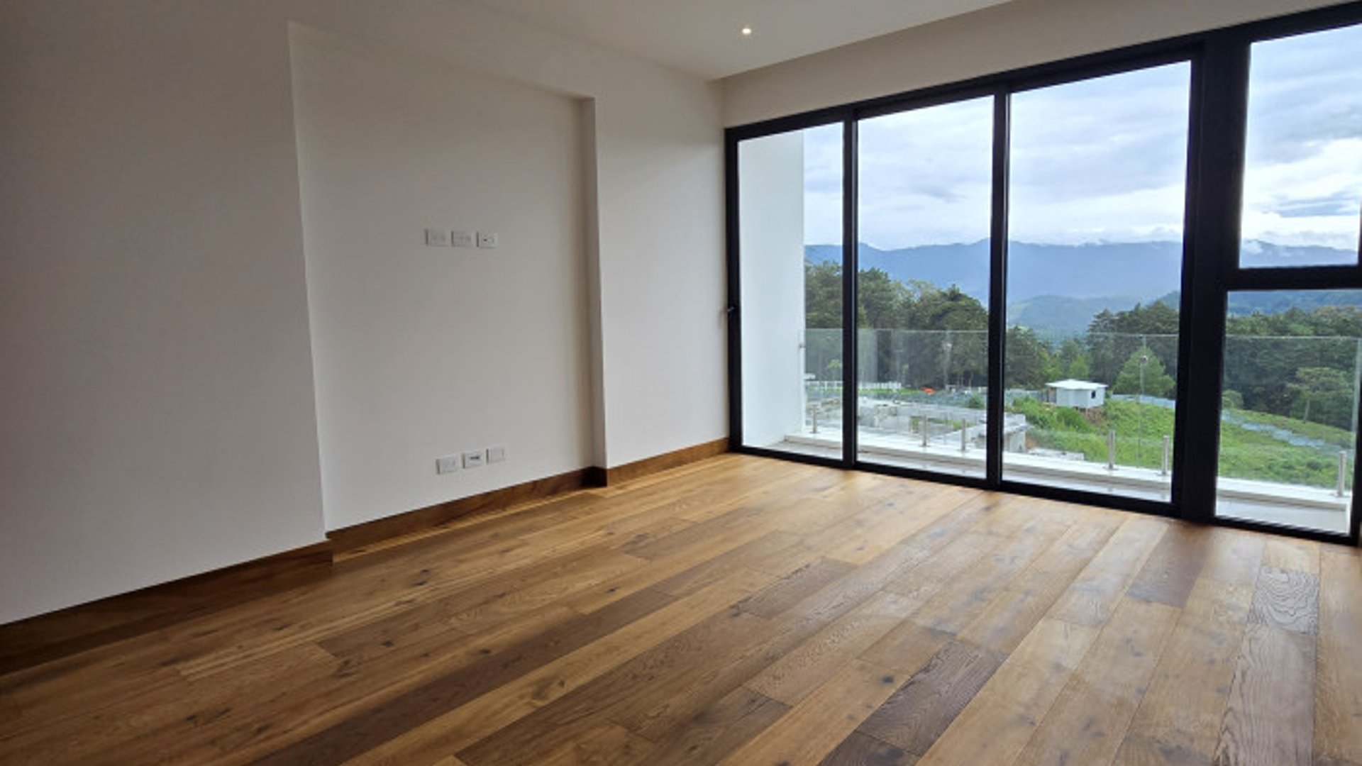 En venta casa en zona 16 El Pulte Guatemala - Miniatura 9