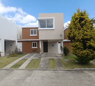📍 CASA EN VENTA / RENTA – COND. PASEO DE ARRAZOLA | KM 16.5 