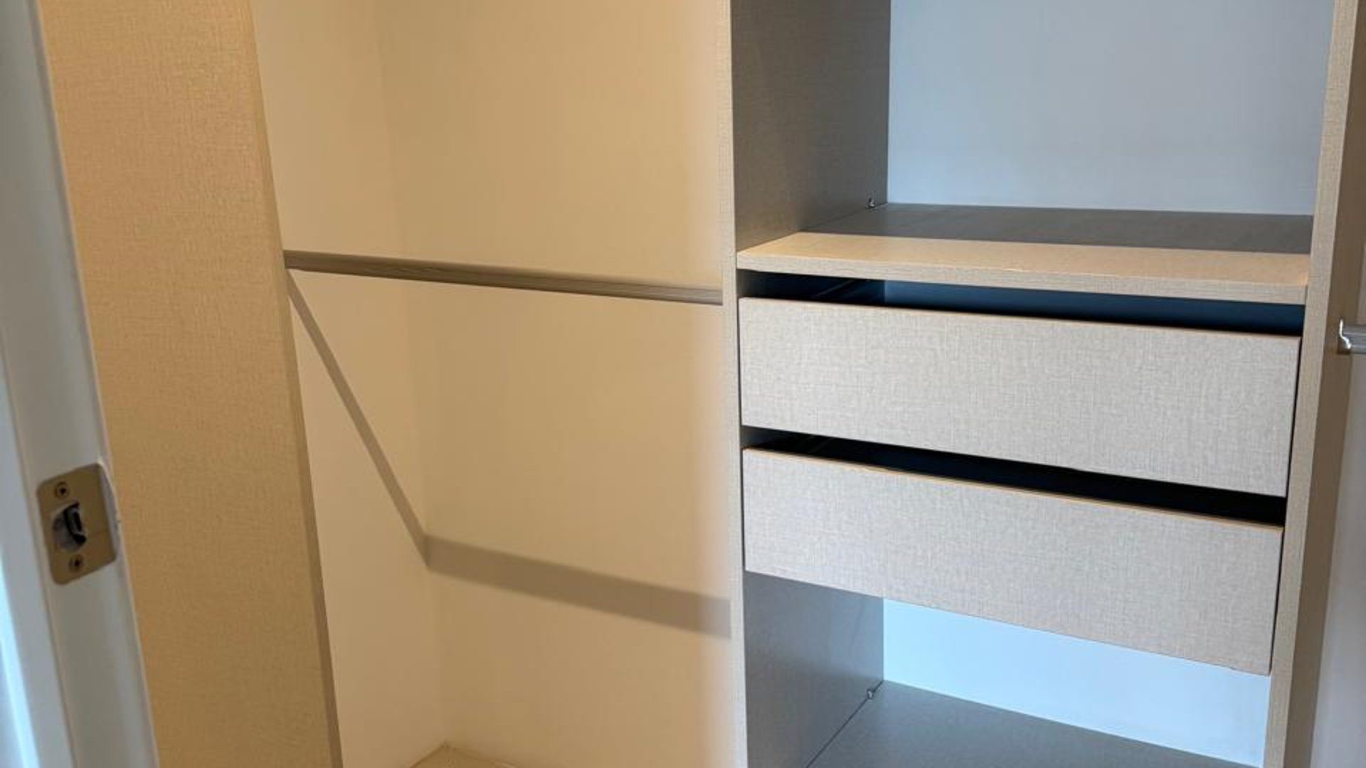 EDIFICIO FERRE DIEZ  ZONA 10 RENTA NUEVO APARTAMENTO AMUEBLADO  - Miniatura 12