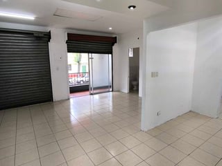 Alquilo Local Comercial en Plaza Utatlan Zona 7 - 3