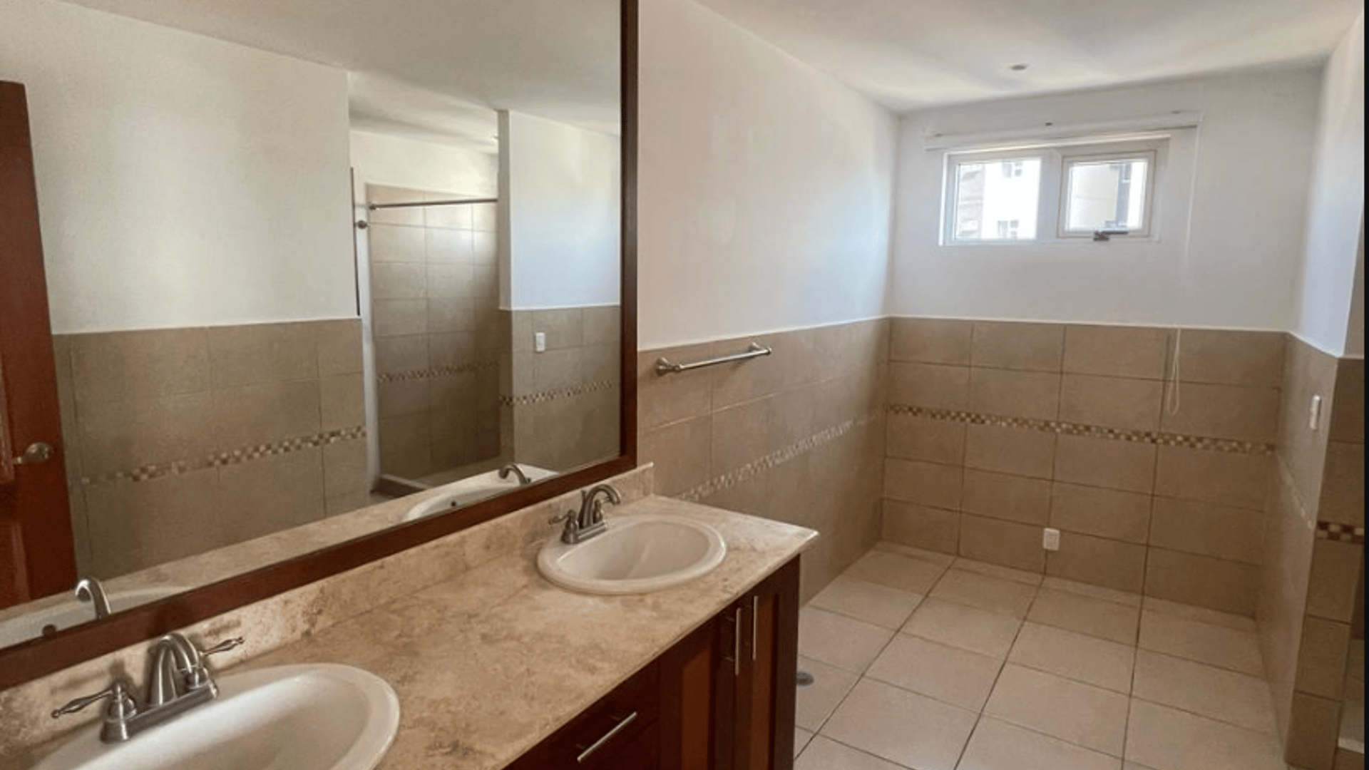 ALQUILER DE AMPLIO Y LINDO APARTAMENTO - BOTTICELLI, ZONA 15 - Miniatura 8