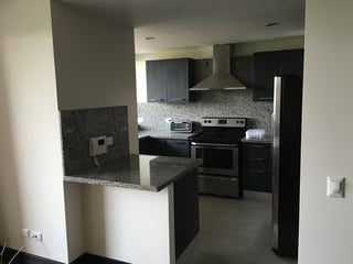 Apartamento Amueblado en Renta – Edificio  Santa Sofia , Zona 10 - 4