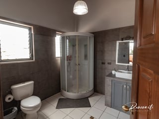 Vendo amplia casa en Condominio el Prado zona 10 - Image 19