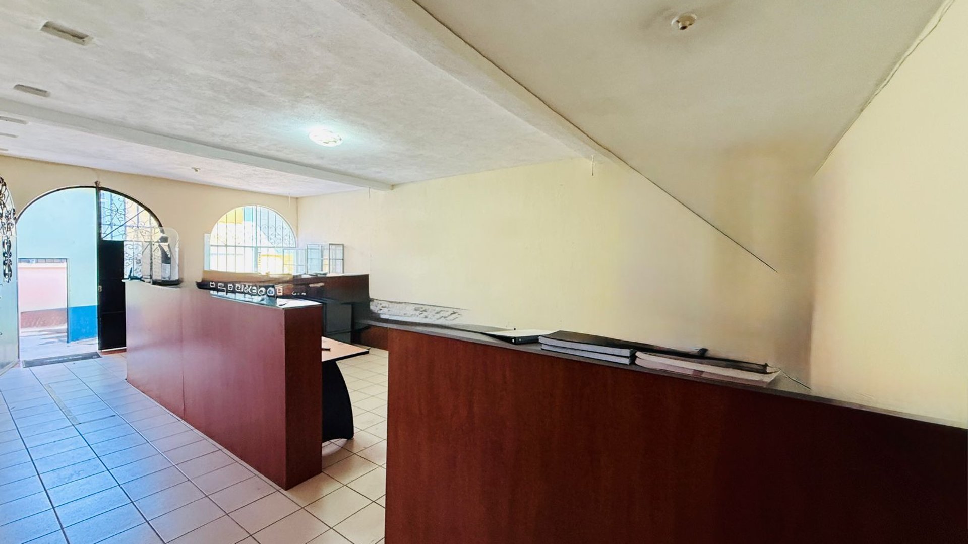 ALQUILER DE CASA PARA VIVIENDA U OFICINAS - BOCA DEL MONTE - Miniatura 2
